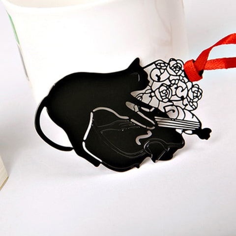 These Cat Bookmarks are a great gift choice for your loved one or friend that loves cats. Furthermore, students will also enjoy using it, so they don’t need to fold the pages of their books anymore. Finished in black with a red ribbon, this Cat Bookmarks is a must-have for all cat owners.