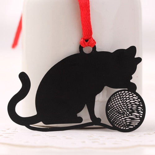 These Cat Bookmarks are a great gift choice for your loved one or friend that loves cats. Furthermore, students will also enjoy using it, so they don’t need to fold the pages of their books anymore. Finished in black with a red ribbon, this Cat Bookmarks is a must-have for all cat owners.