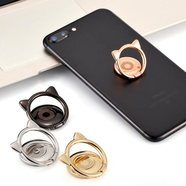 Now use a whole new technique to dock your smartphones with this Cell Phone Ring. The beauty of this holder lies in the detail that it serves as a metal ring that can be used for holding your smartphones on the go. The ring can be moved around so that you get to use your smartphones in different positions when it is docked. A stylish approach for smartphone docking indeed. If you are one of those who tend to lose their grip on their smartphone pretty often, this is an excellent holder to go for. 